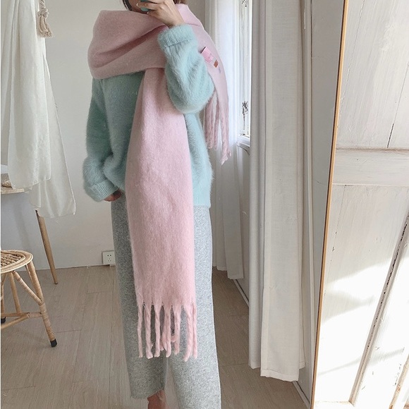 Mohair-blend Sakura Pink Scarf - Picture 4 of 5